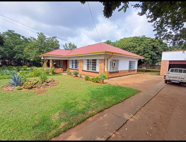 3 BEDROOM HOUSE FOR SALE IN THREE RIVERS